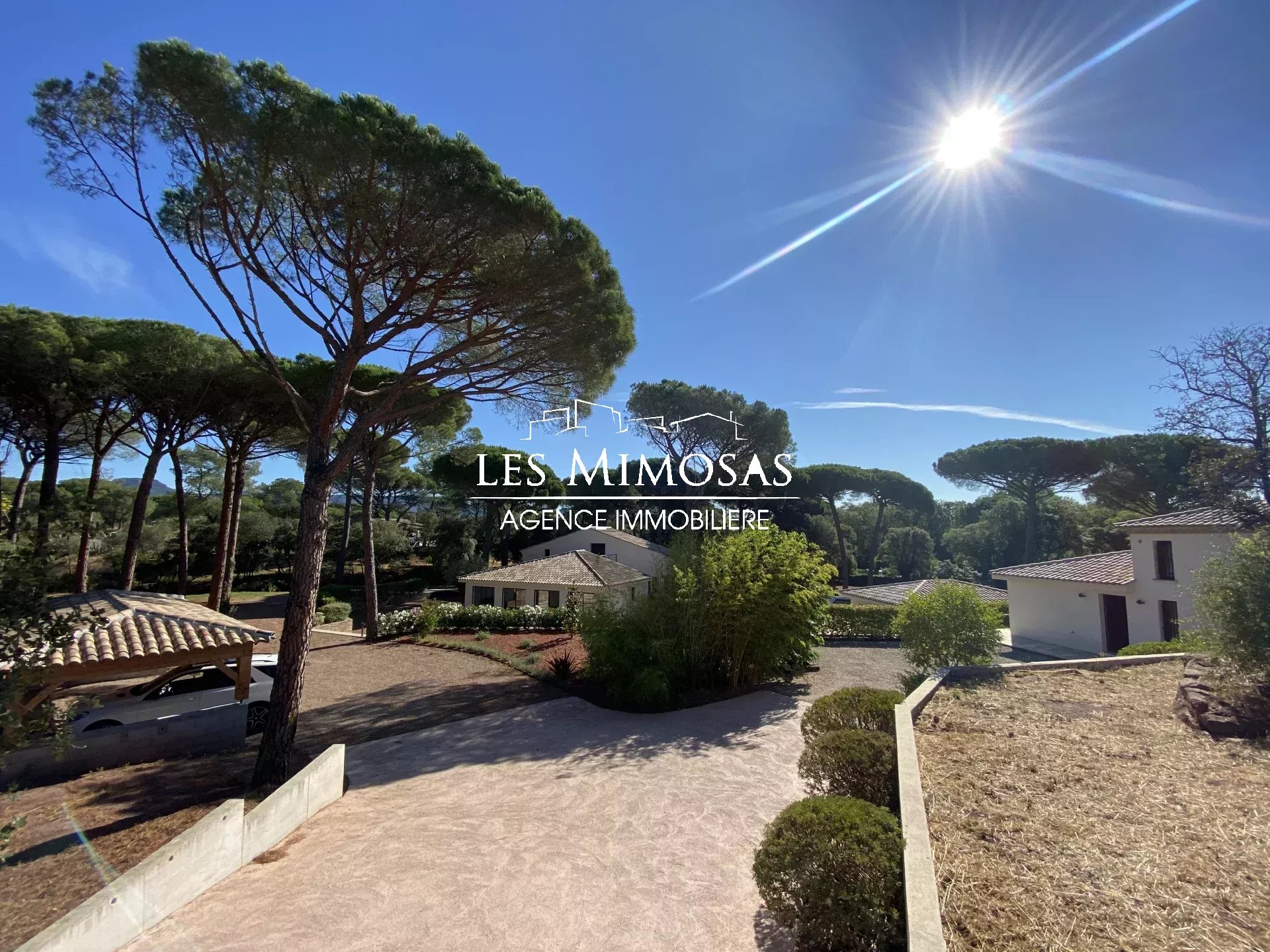 Roquebrune Sur Argens PROPRIÉTÉ composée de 2 VILLAS