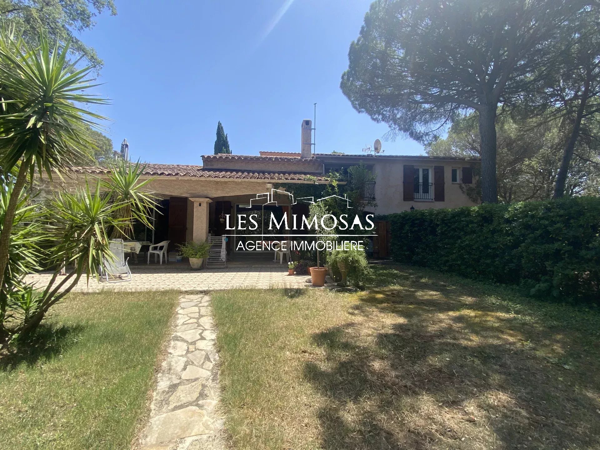 ROQUEBRUNE-SUR-ARGENCE, Propriété 12 pièces 288m²