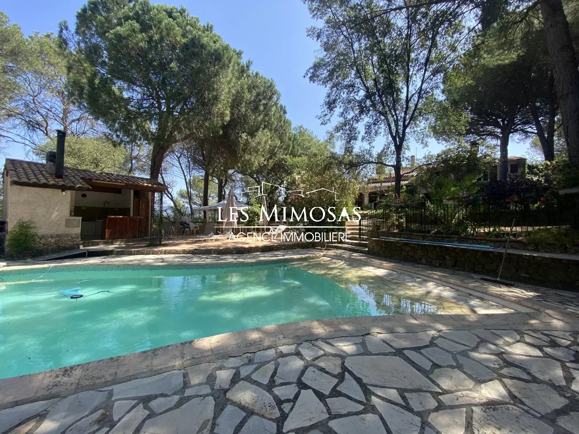 Vente Maison de 288m²  à Roquebrune-sur-Argens