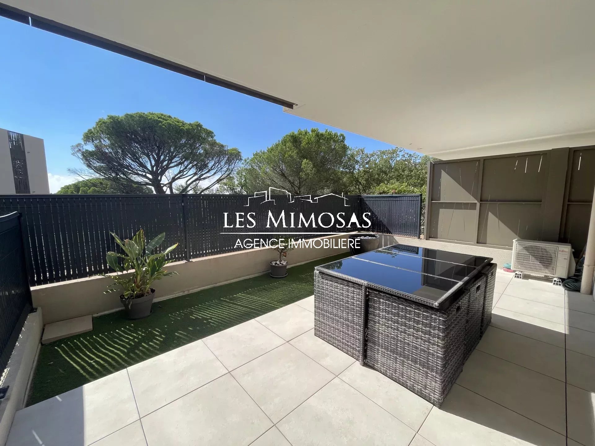 FREJUS, Appartement 2 pièces en rez-de-jardin