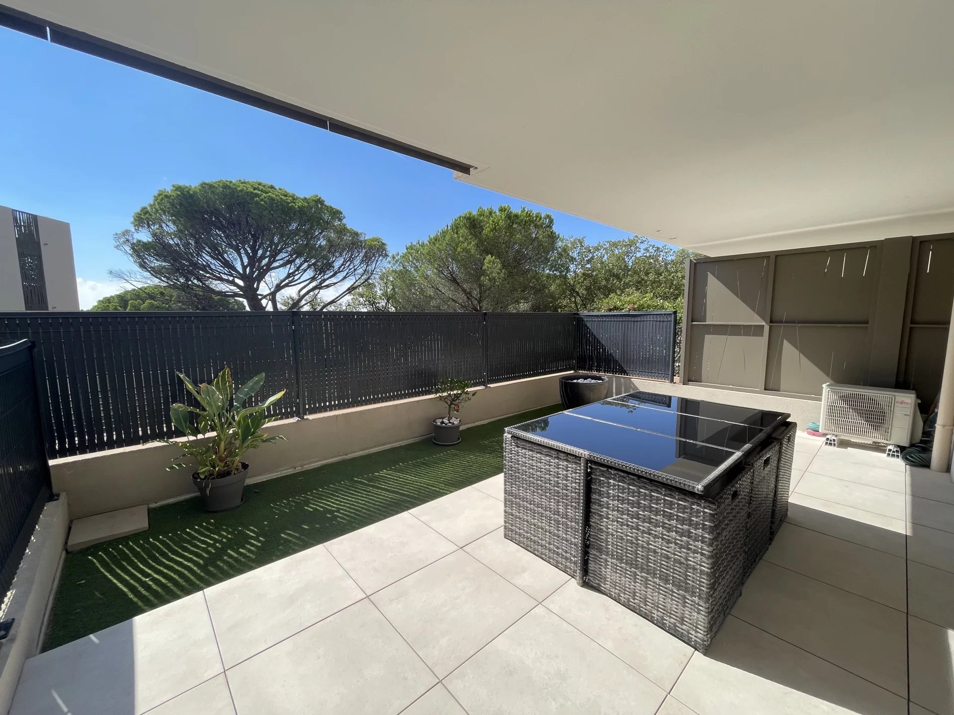 FREJUS, Appartement 2 pièces en rez-de-jardin