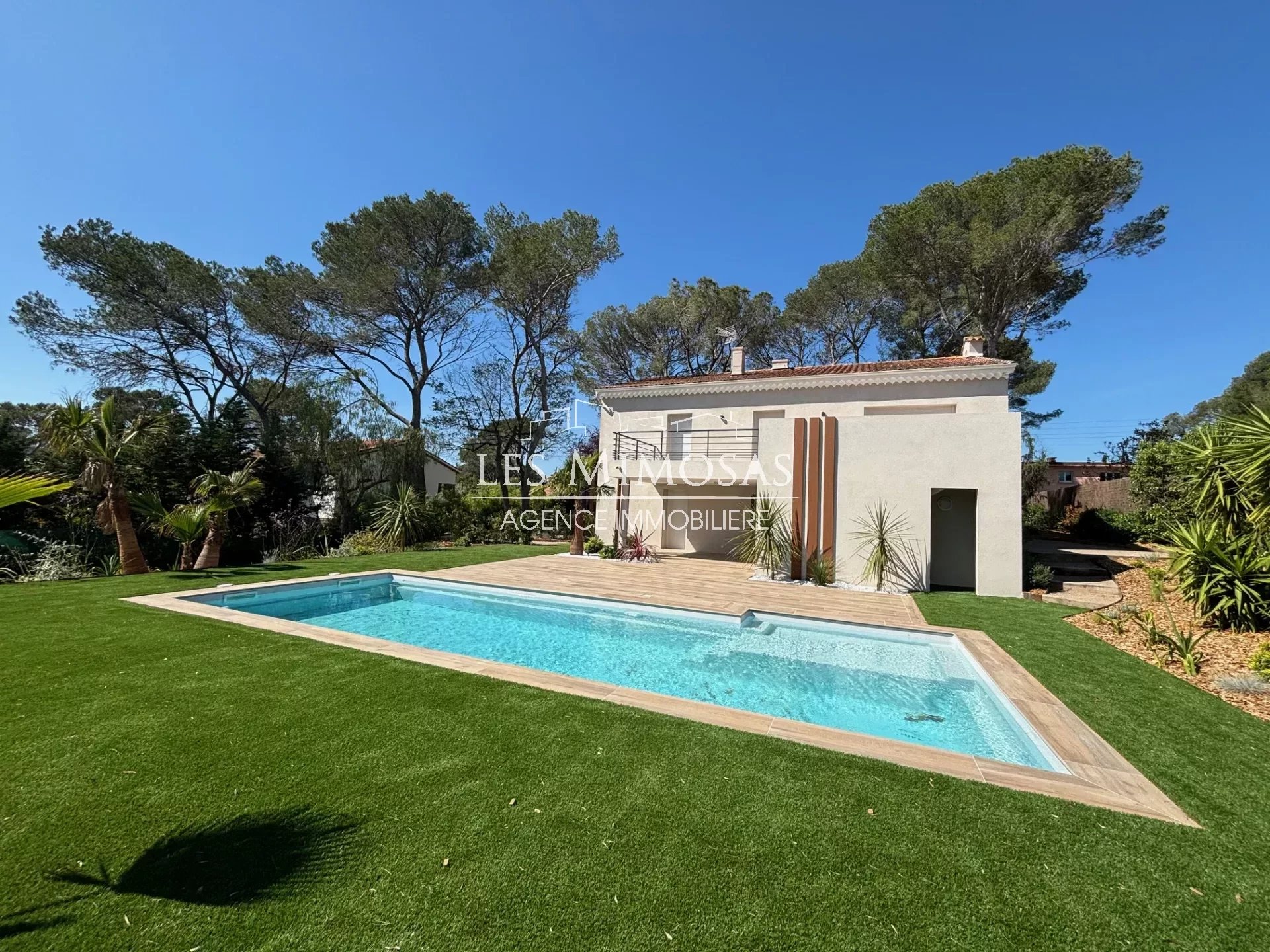 SAINT-RAPHAEL – Valescure, Villa 7 pièces avec piscine