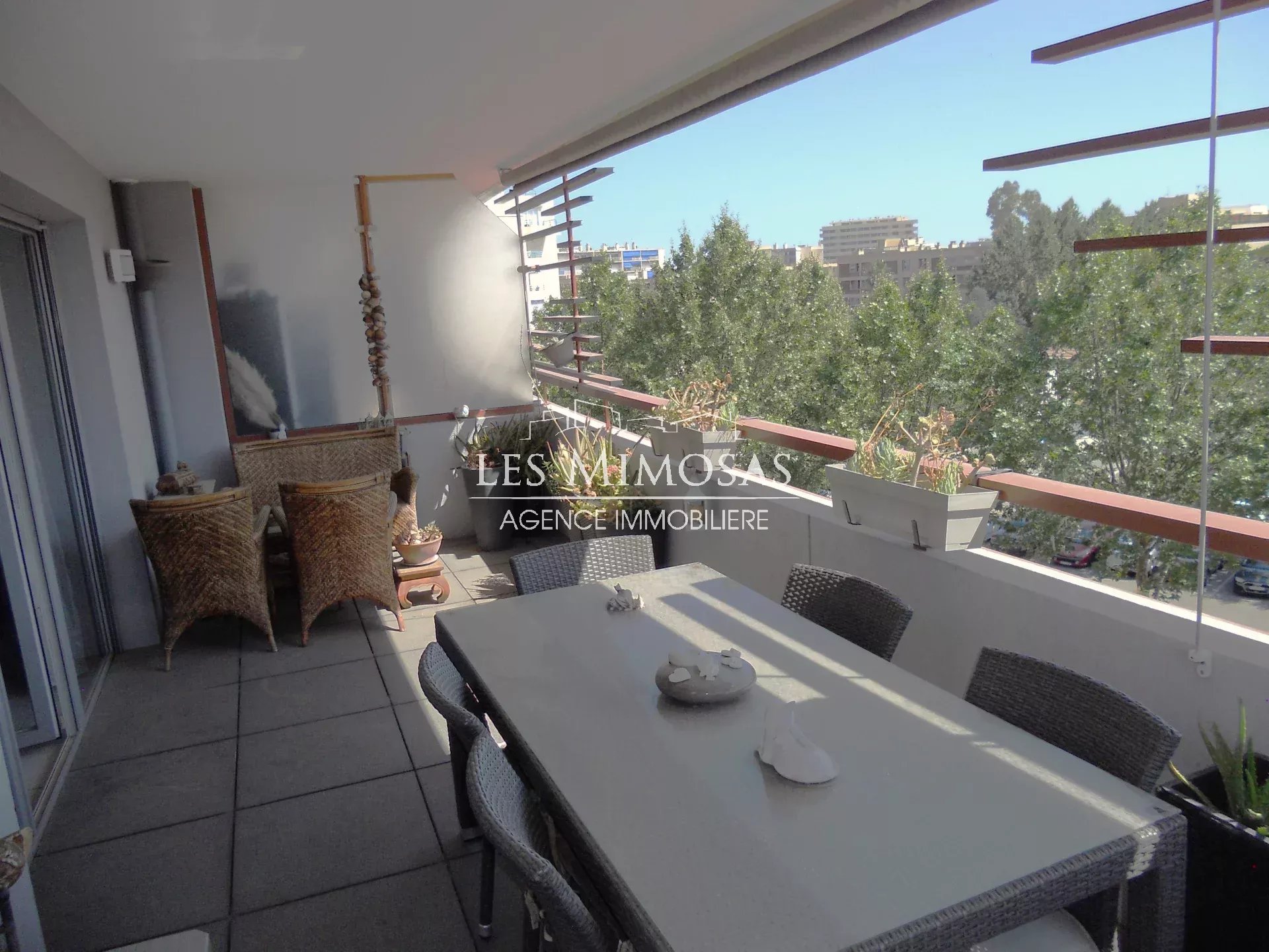 FREJUS-PLAGE, Appartement 3 pièces avec solarium et garage