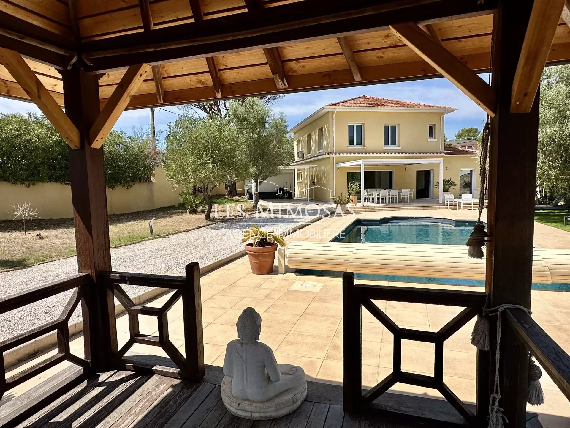 FREJUS, VILLA 6 pièces de 175m²