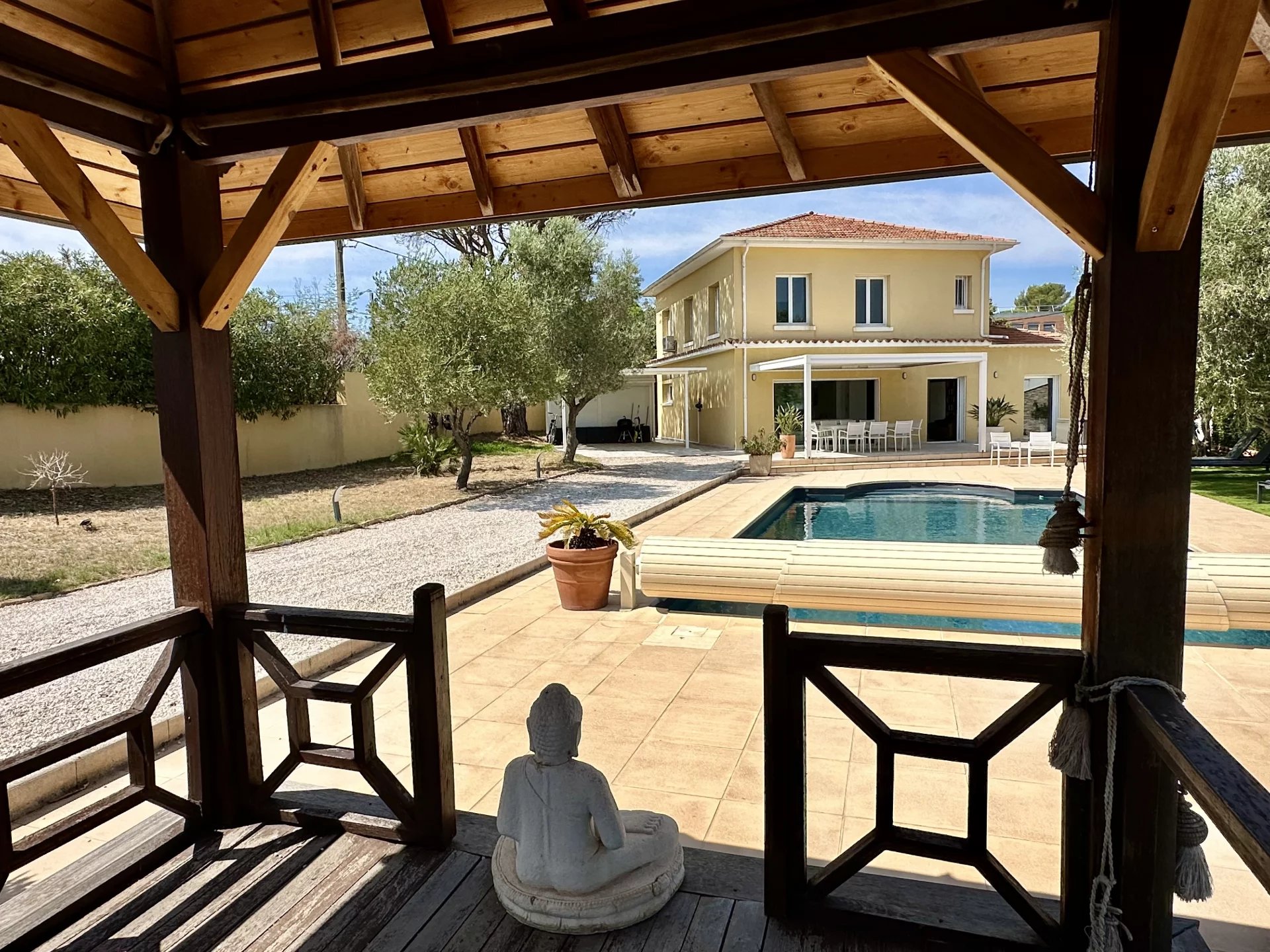 FREJUS, VILLA 6 pièces de 175m²