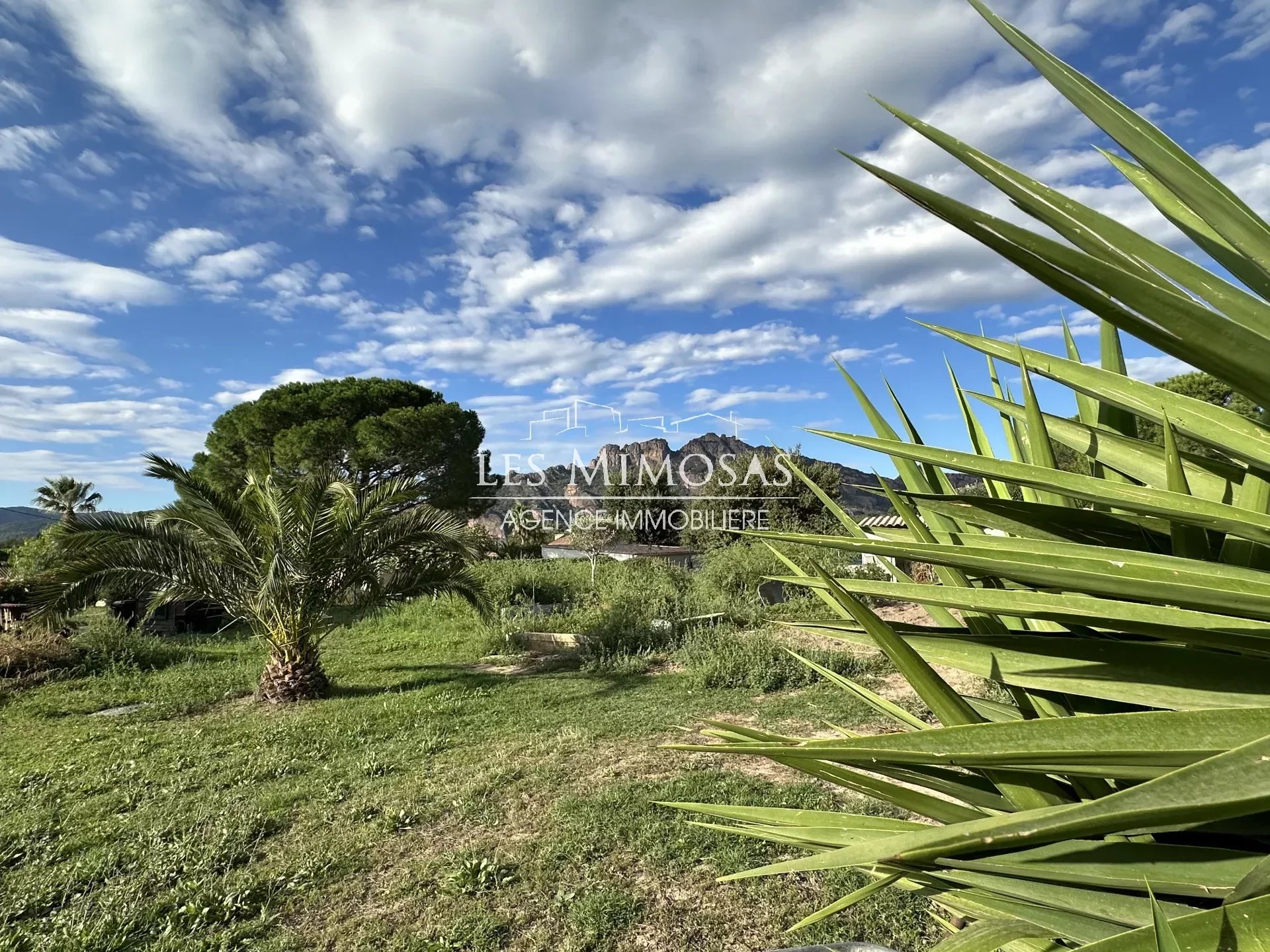 TERRAIN CONSTRUCTIBLE ROQUEBRUNE SUR ARGENS