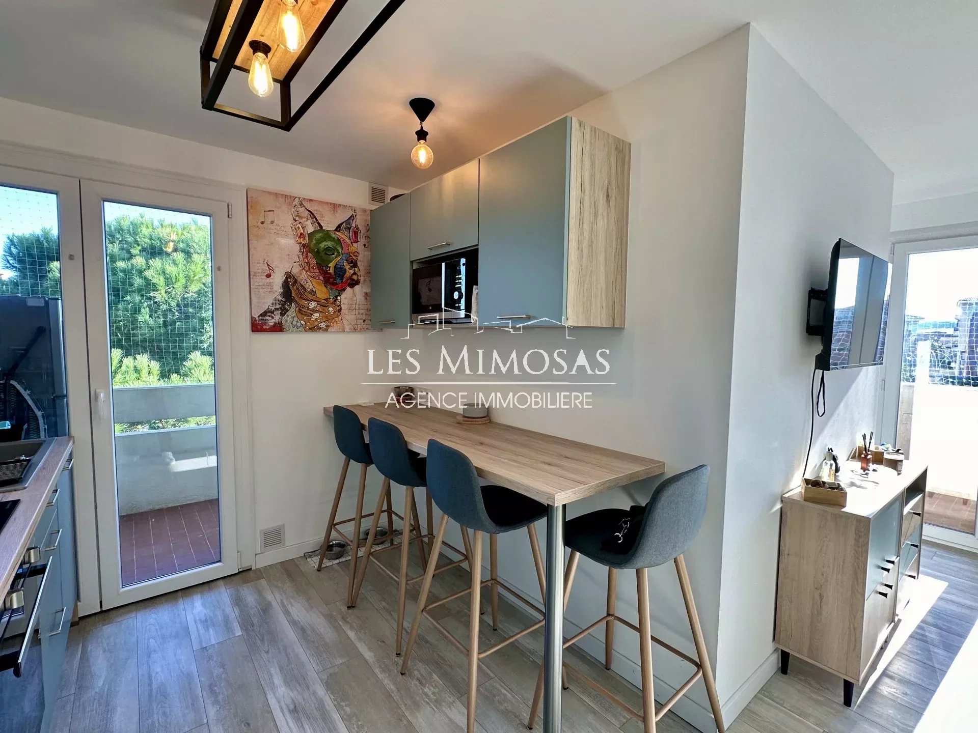 FREJUS PLAGE, STUDIO / Petit 2 pièces de 28m² + CAVE