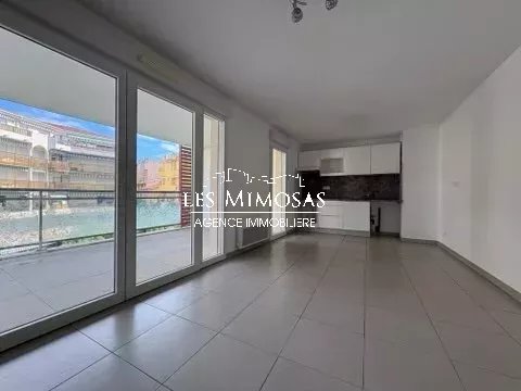 ST-RAPHAEL – centre-ville, 2 pièces récent de 47m² avec garage