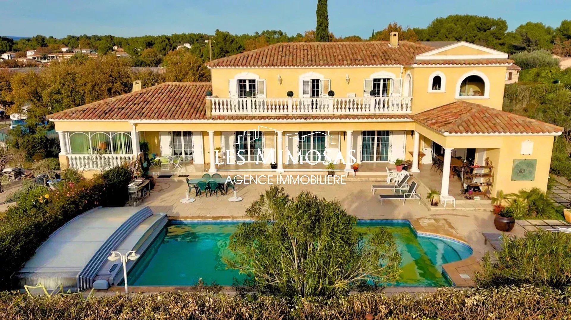 TRANS EN PROVENCE, Villa 7 pièces de 300m² sur 5500m² de terrain