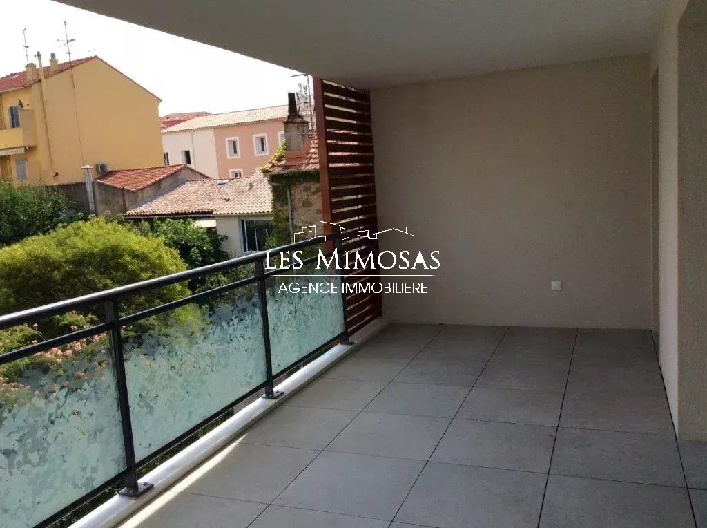 ST-RAPHAEL – centre-ville, 2 pièces récent de 47m² avec garage