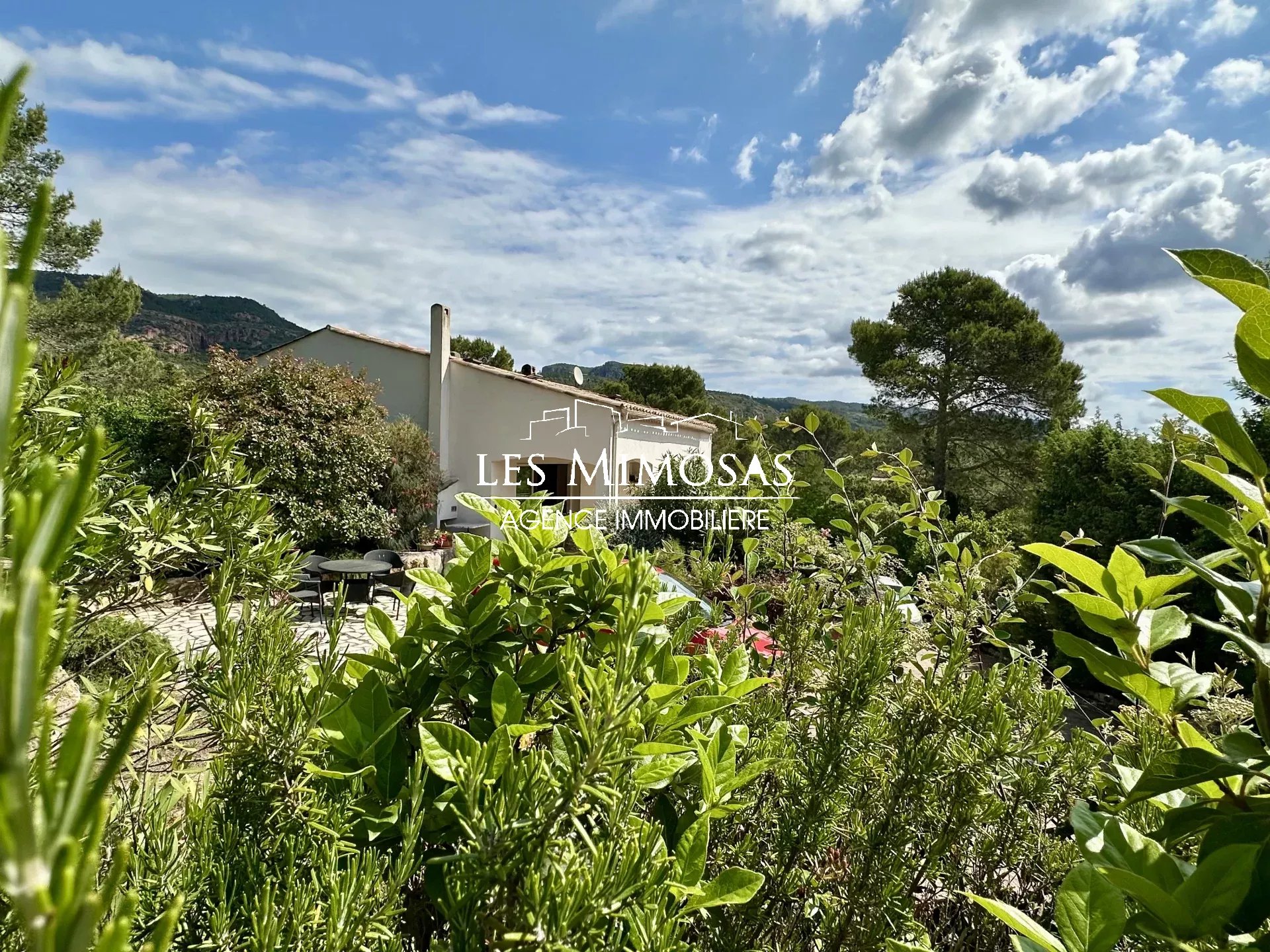 ROQUEBRUNE-SUR ARGENS – VILLA 8 Pièces de 265m²