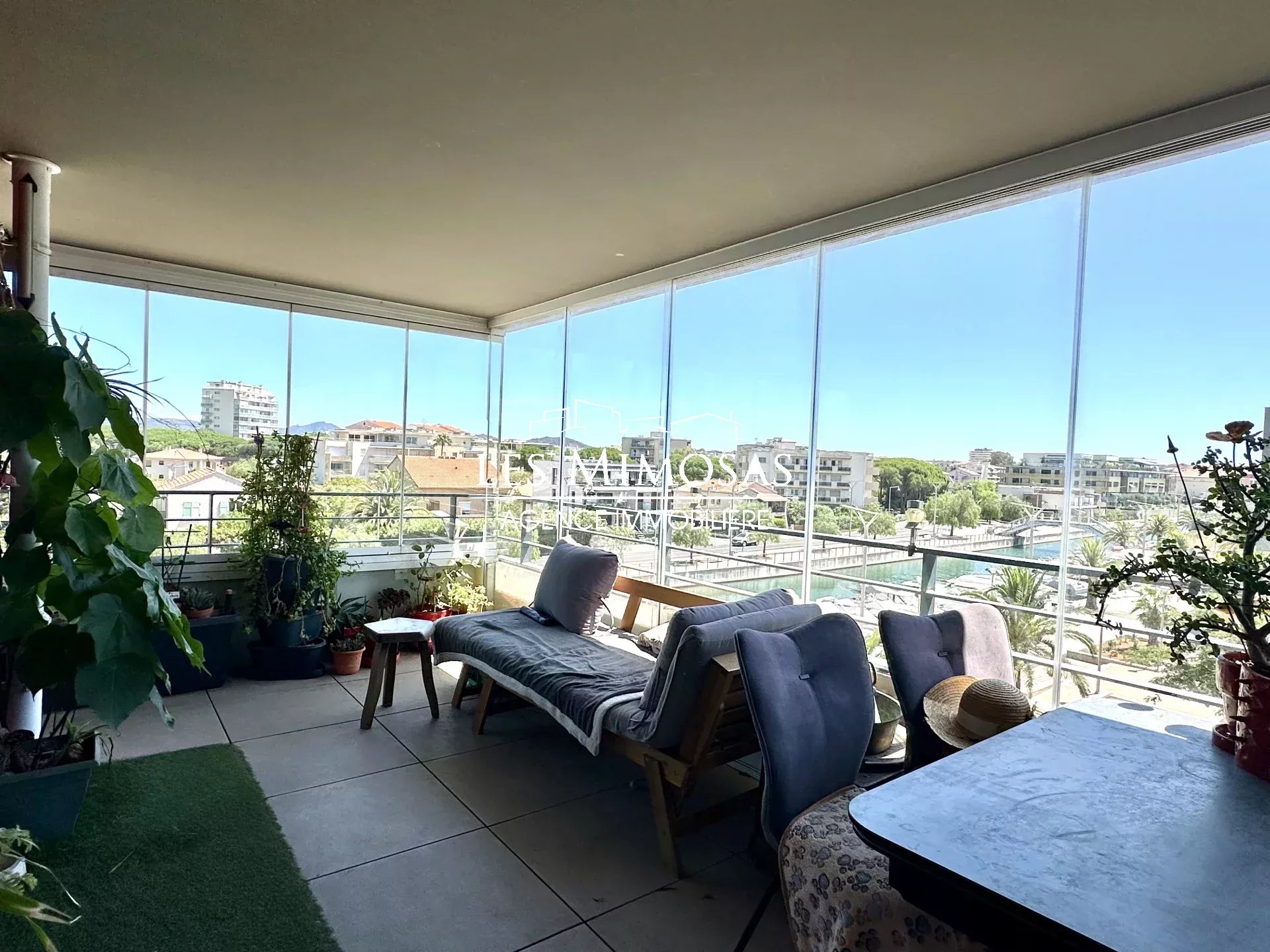Vente Appartement de 98.35m²  à Fréjus
