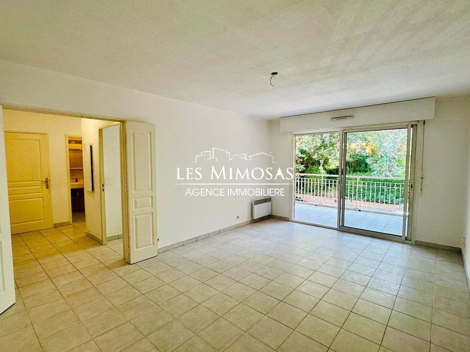 FREJUS, Appartement 2 pièces avec garage