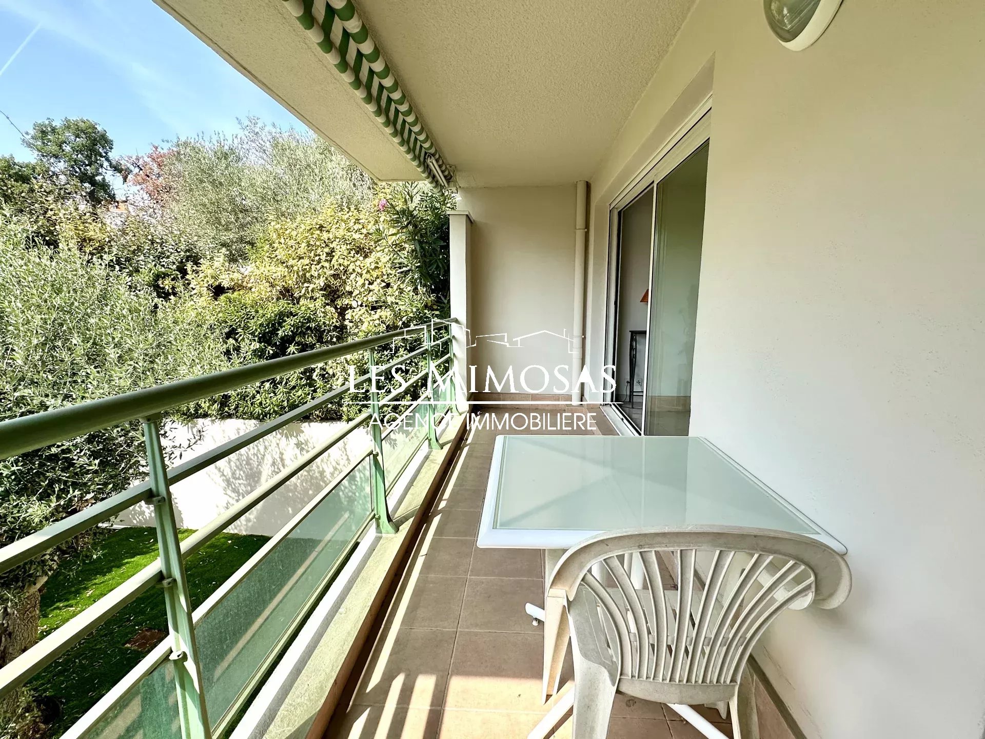 SAINT-RAPHAËL proche centre-ville, Appartement 2 pièces de 61m² au calme et avec garage