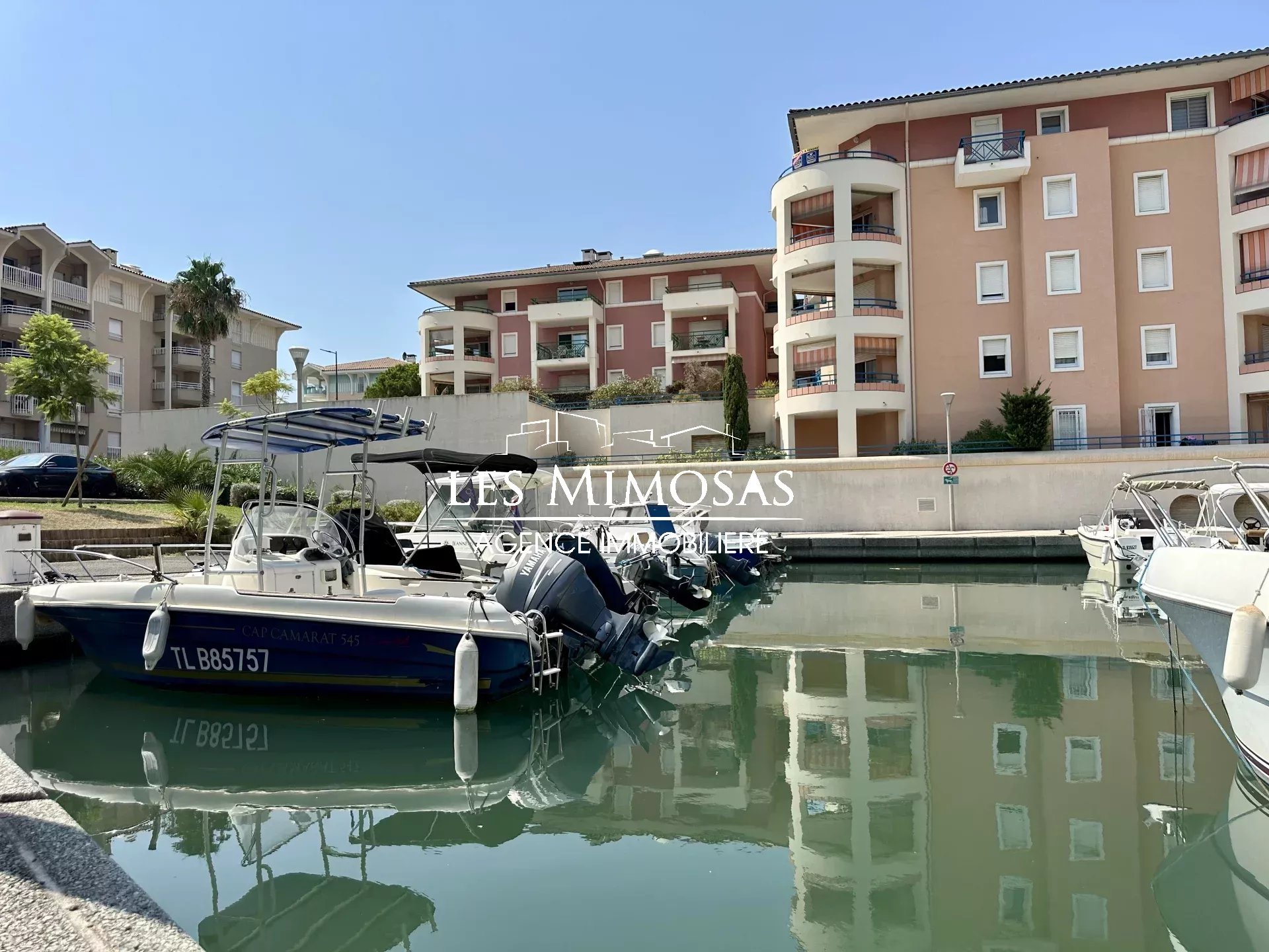 PORT-FRÉJUS – 2 Pièces  avec grand GARAGE
