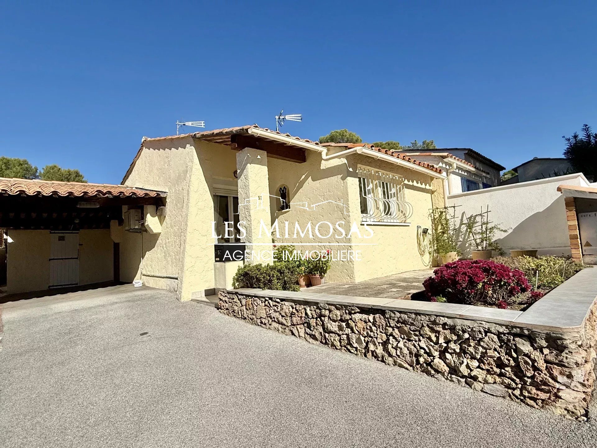 Vente Maison de 48.31m²  à Roquebrune-sur-Argens