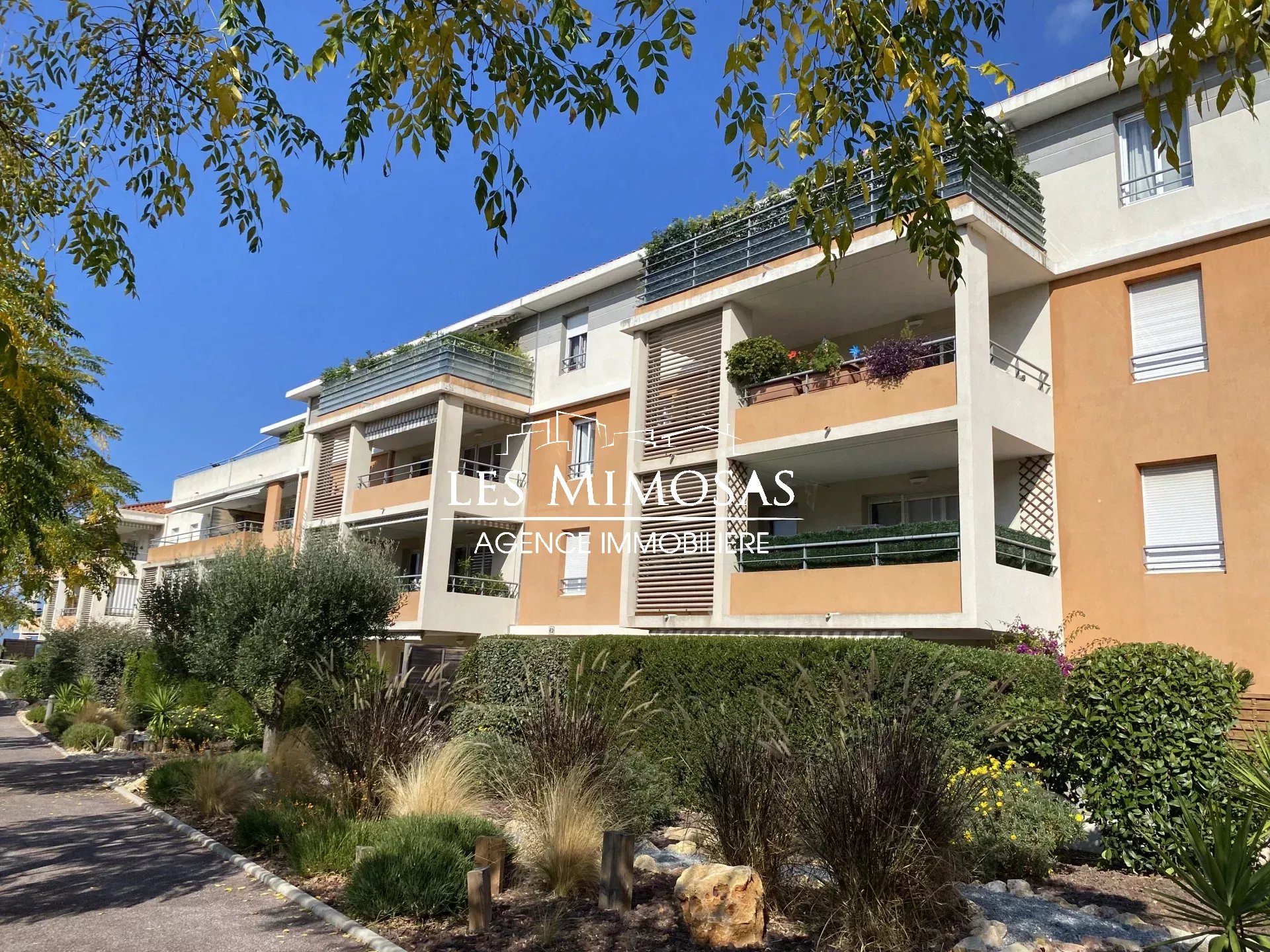 Vente Appartement de 75.34m²  à Saint-Raphaël