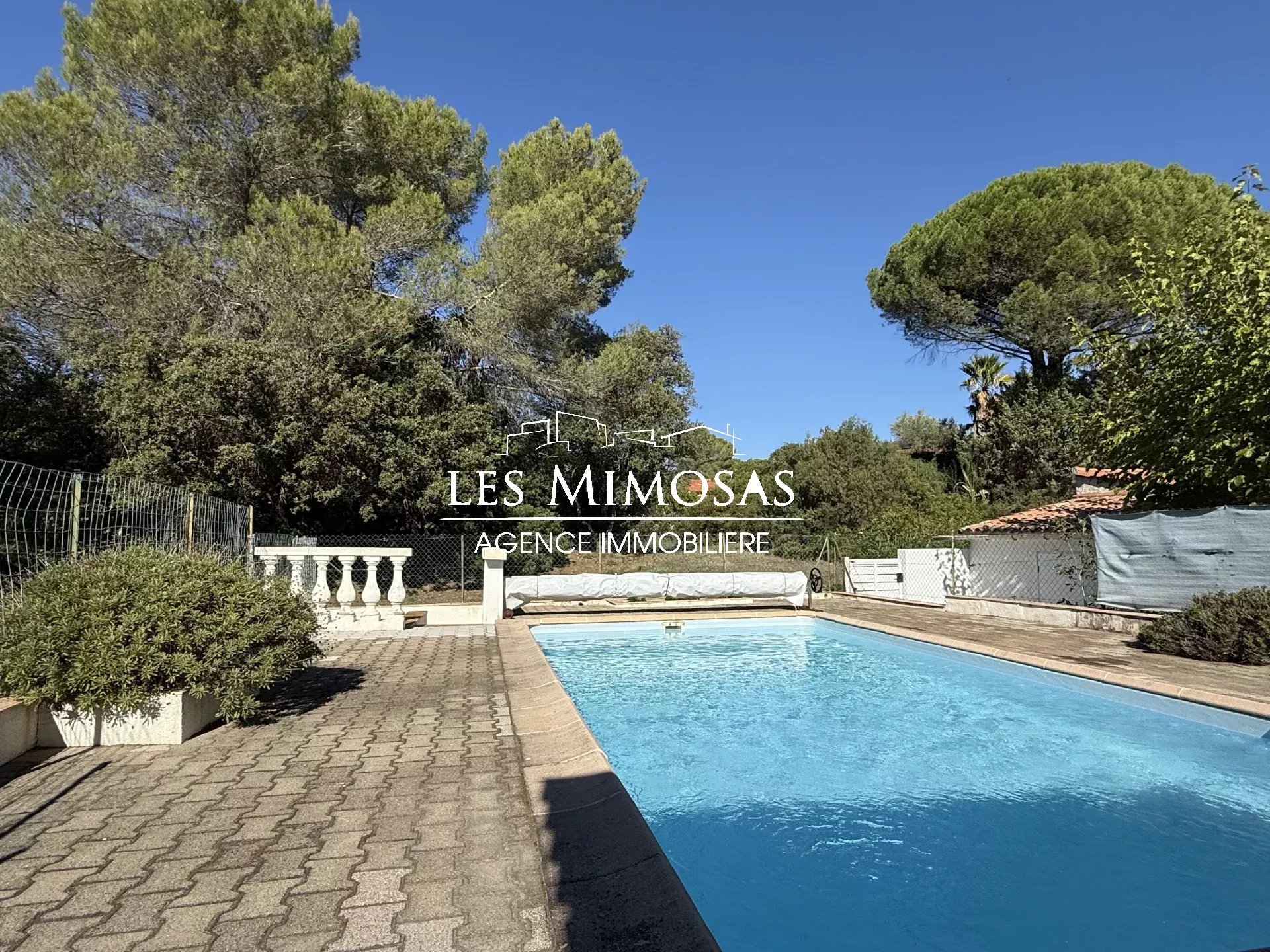 Vente Maison de 48.31m²  à Roquebrune-sur-Argens