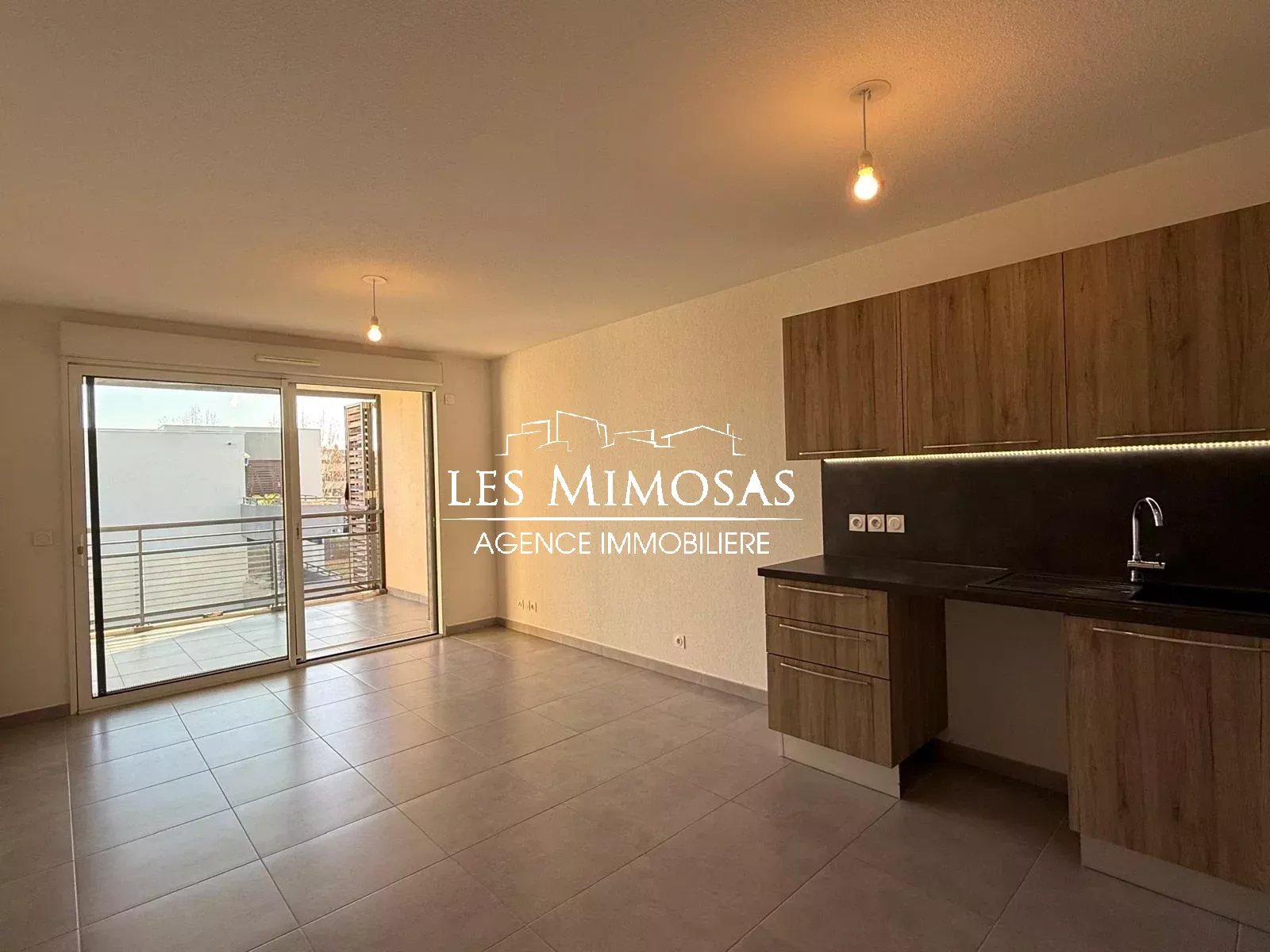 📍 FREJUS, Appartement 2 pièces de 44m² avec loggia et garage