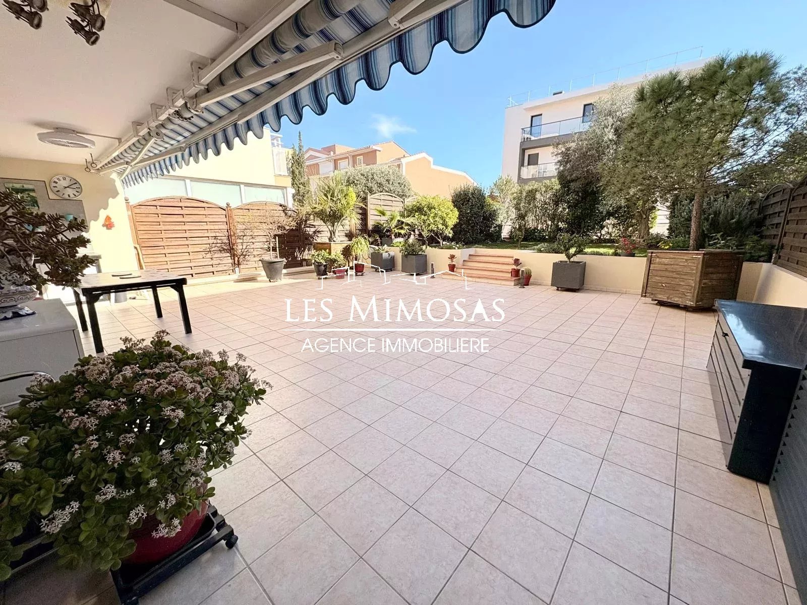 Vente Appartement de 98.81m²  à Fréjus