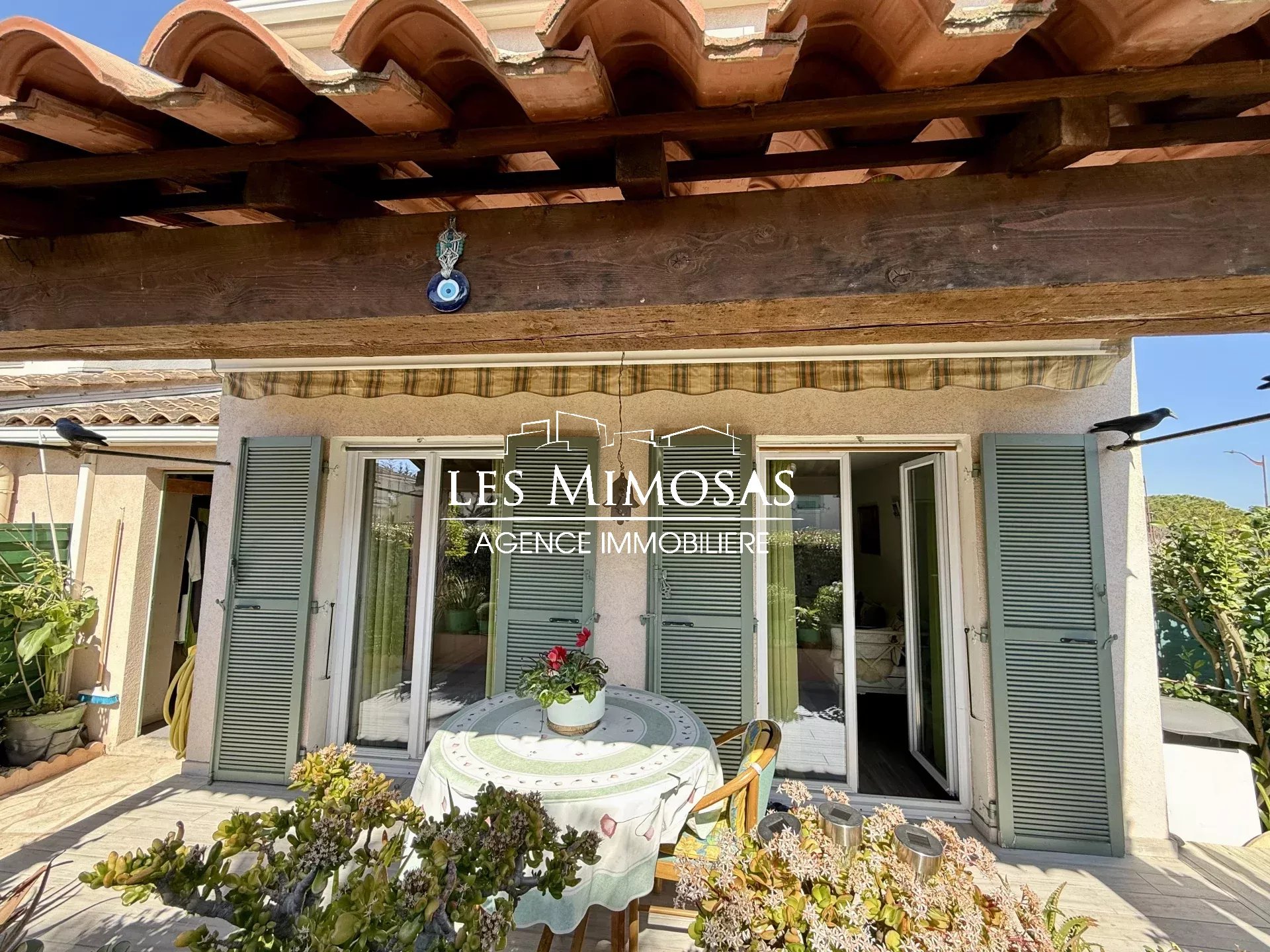 VILLA 4 pièces avec GARAGE – JARDIN — FREJUS, Proche commodités