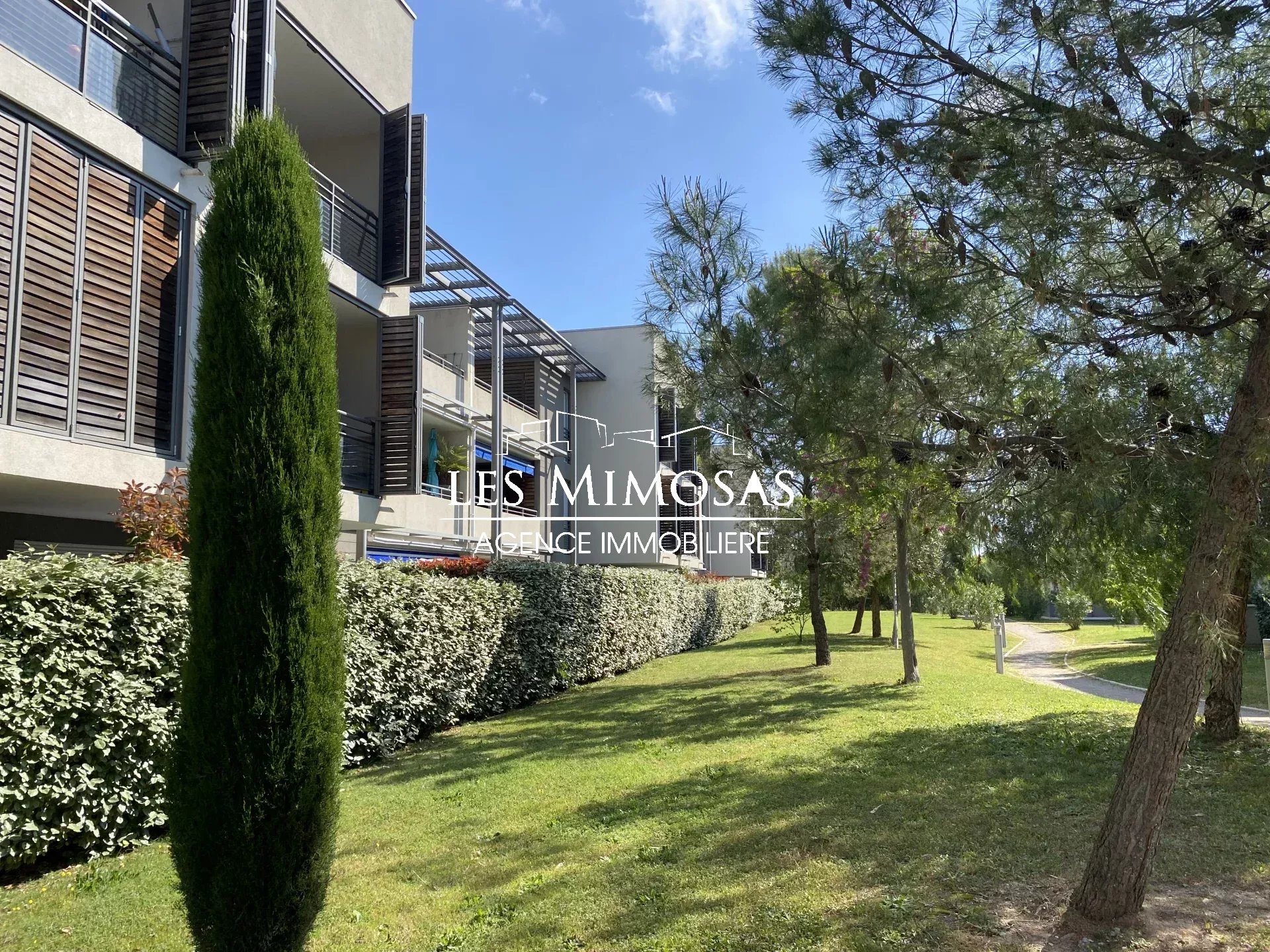 FREJUS – 2P – Garage –