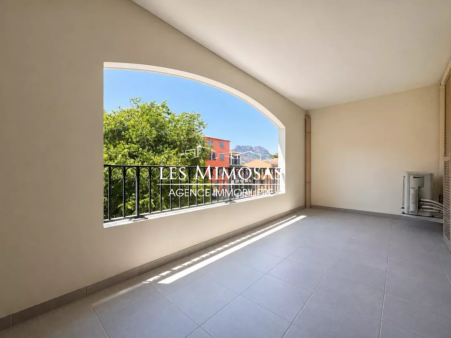 Vente Appartement de 83.92m²  à Roquebrune-sur-Argens
