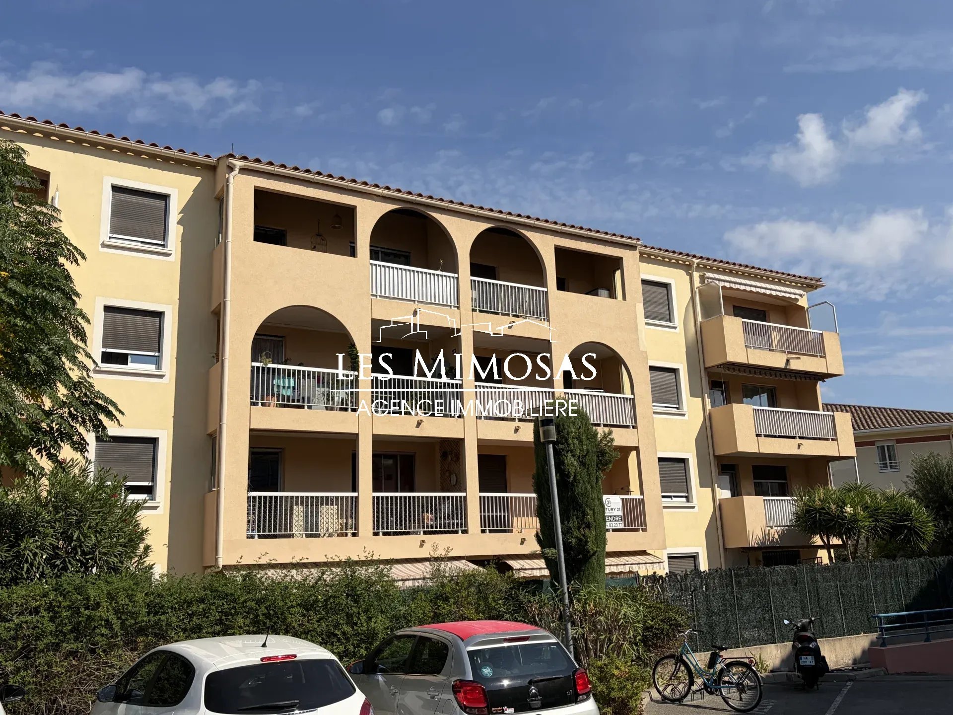 FREJUS, proche plages – Appartement 3 pièces avec parking et cave